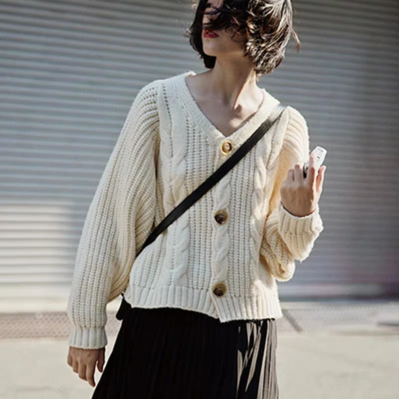 Свитер женский свободный с рукавом летучая мышь |