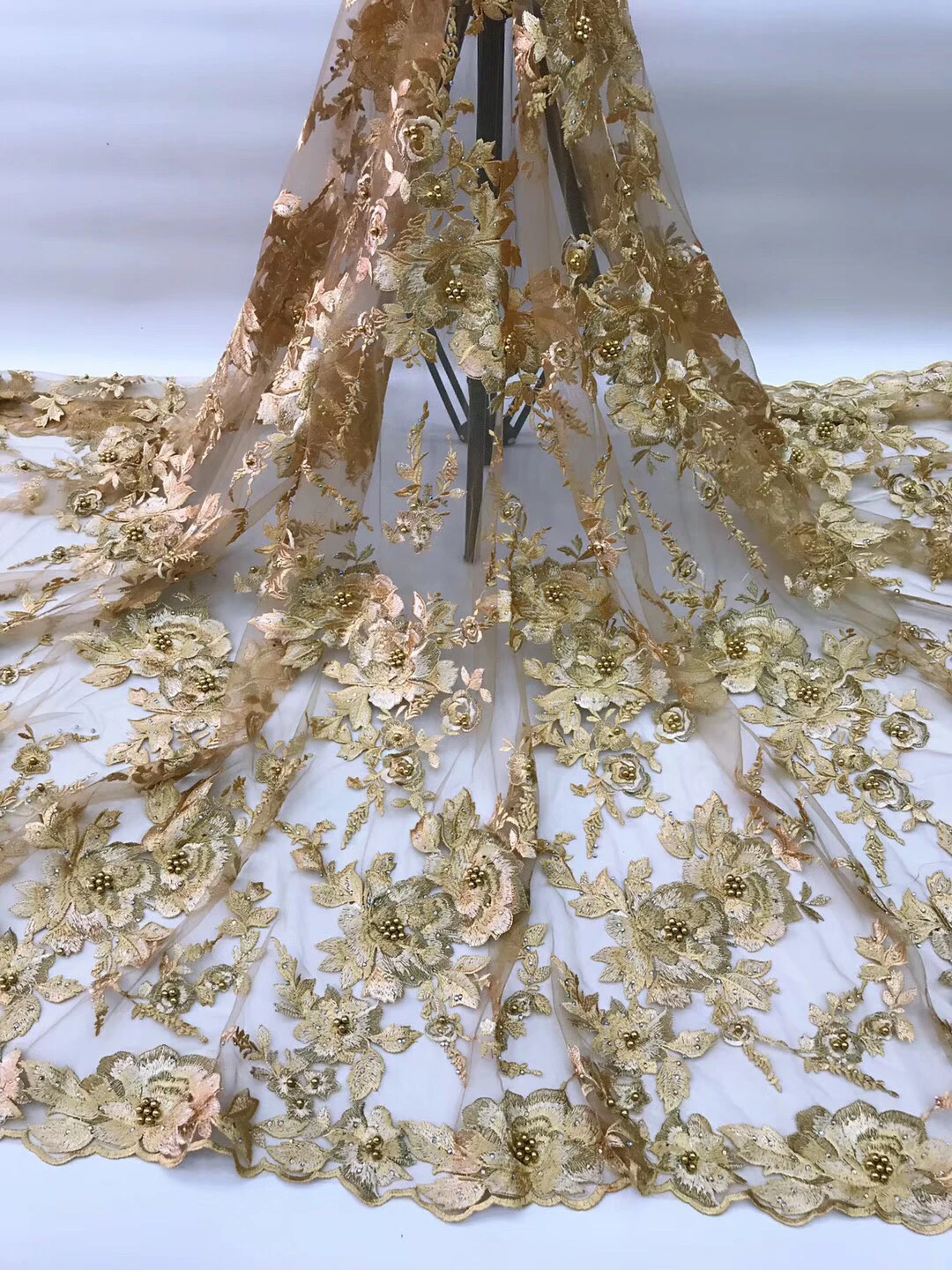

African Lace Fabric 2019 High Quality Lace For Bride Wedding Fabric Nigerian Gold Tulle Lace Fabric With Beads Stones KJL9706A