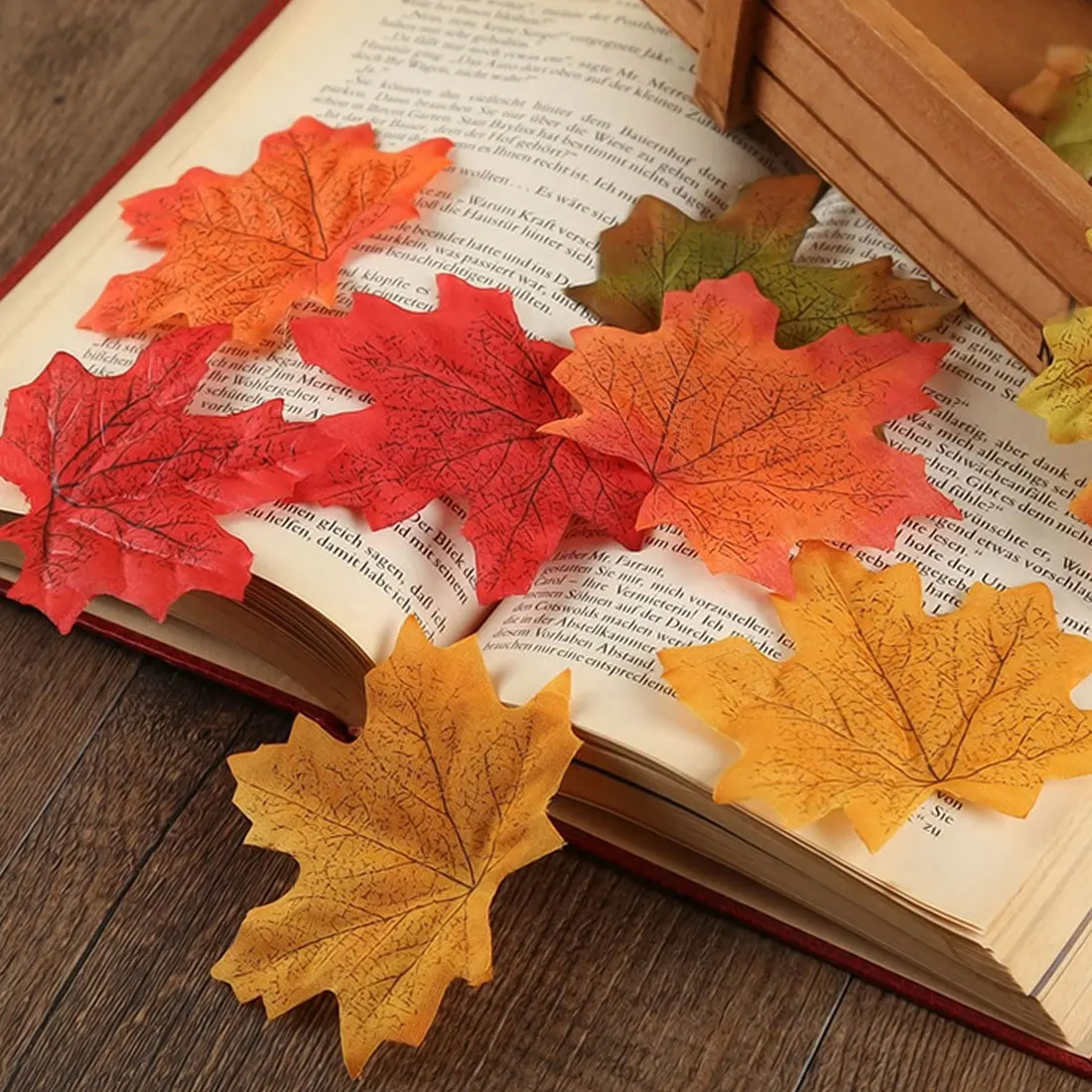 

Imitation plant maple leaf garland Christmas decoration fairy tale autumn string lights festive DIY Halloween home party