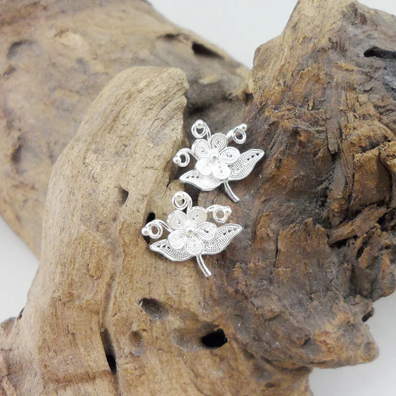 Женские серьги-гвоздики из серебра 999 пробы с цветком | Украшения и аксессуары