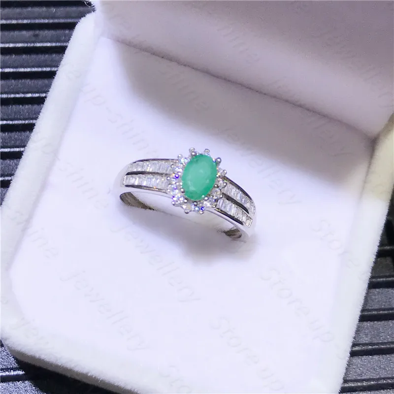 

Women's new ring natural emerald ring 925 silver simple design fresh and lovely style