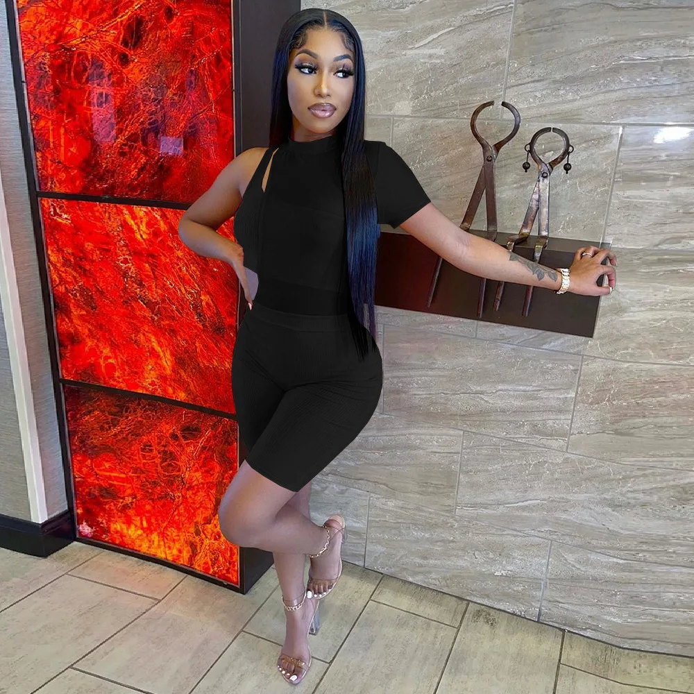 Костюм из 2 предметов в европейском стиле с красивыми шортами и коротким рукавом