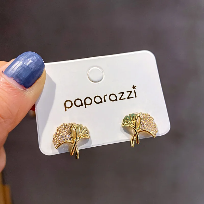 

2020 Gold Color Ginkgo Leaf Stud Earrings Zinc Alloy Korean Fashion for Women Jewelry Wholesale