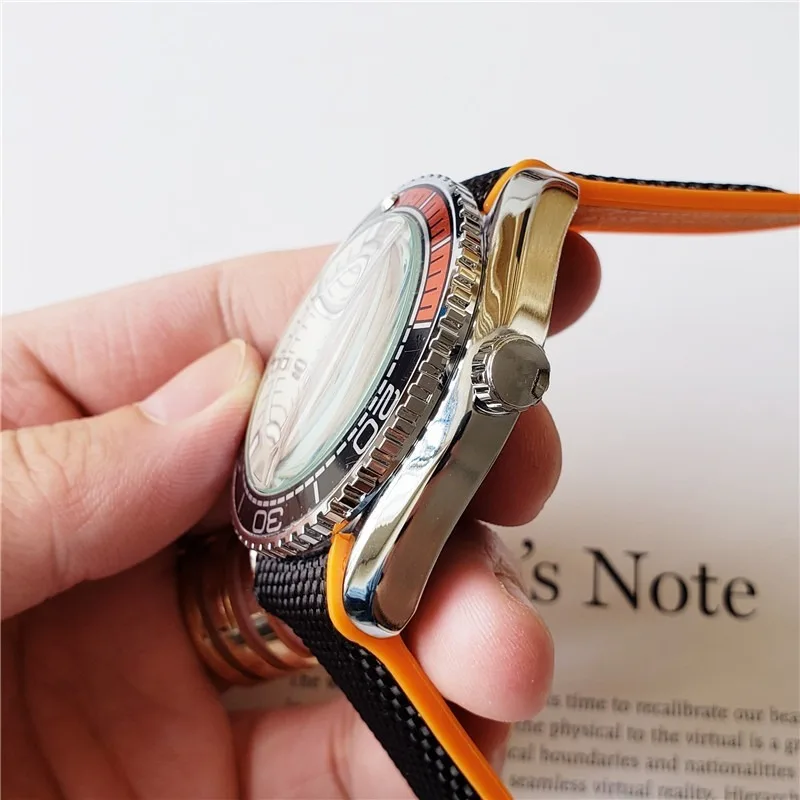 

Luxury Swiss Brand Men's Watches Classic Fashion Silicone Band Casual Hippocampus Wristwatch Womens Sports Quartz Watches