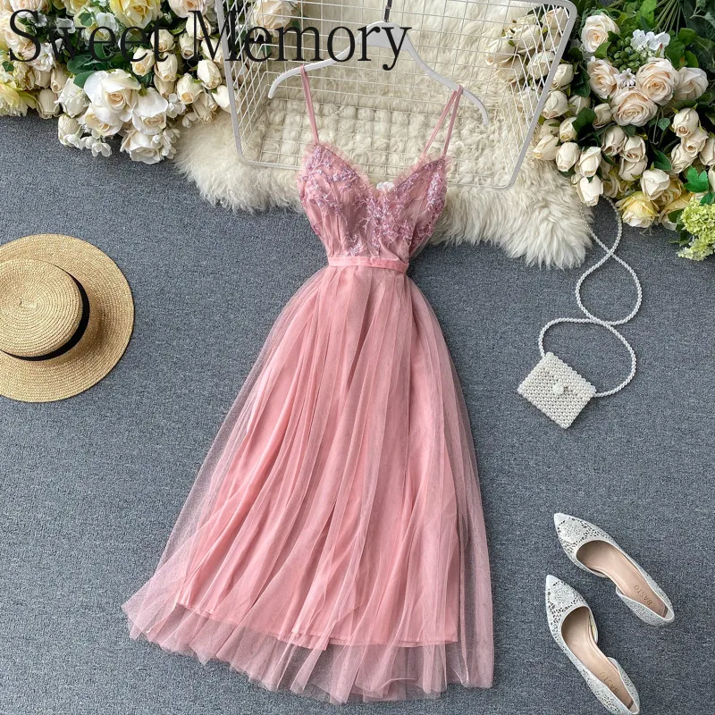 Платье женское коктейльное из тюля без рукавов с блестками на лето | Свадьбы и