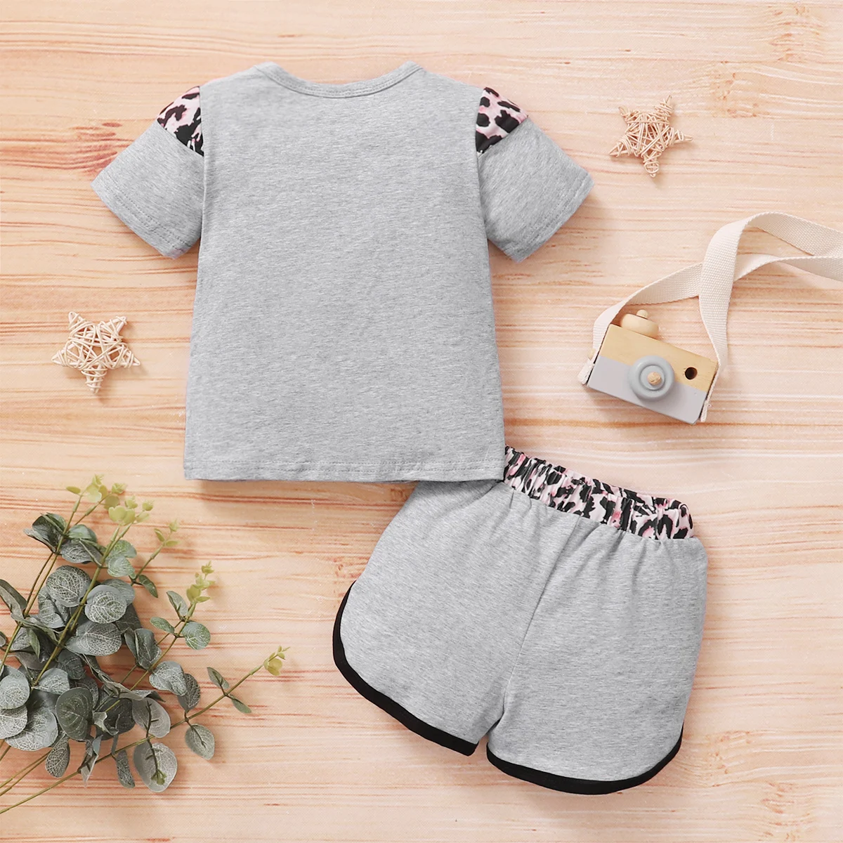 

Lioraitiin 1-6Years Newborn Infant 2 Pcs Toddler Leopard OutfitsBaby Girl Color Block Short Sleeve Round Neck T-shirt + Shorts