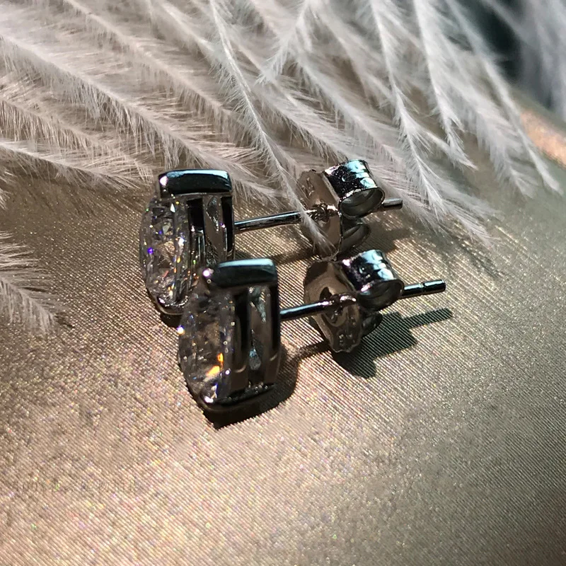 Серьги-гвоздики из серебра 100% пробы с искусственным драгоценным камнем |