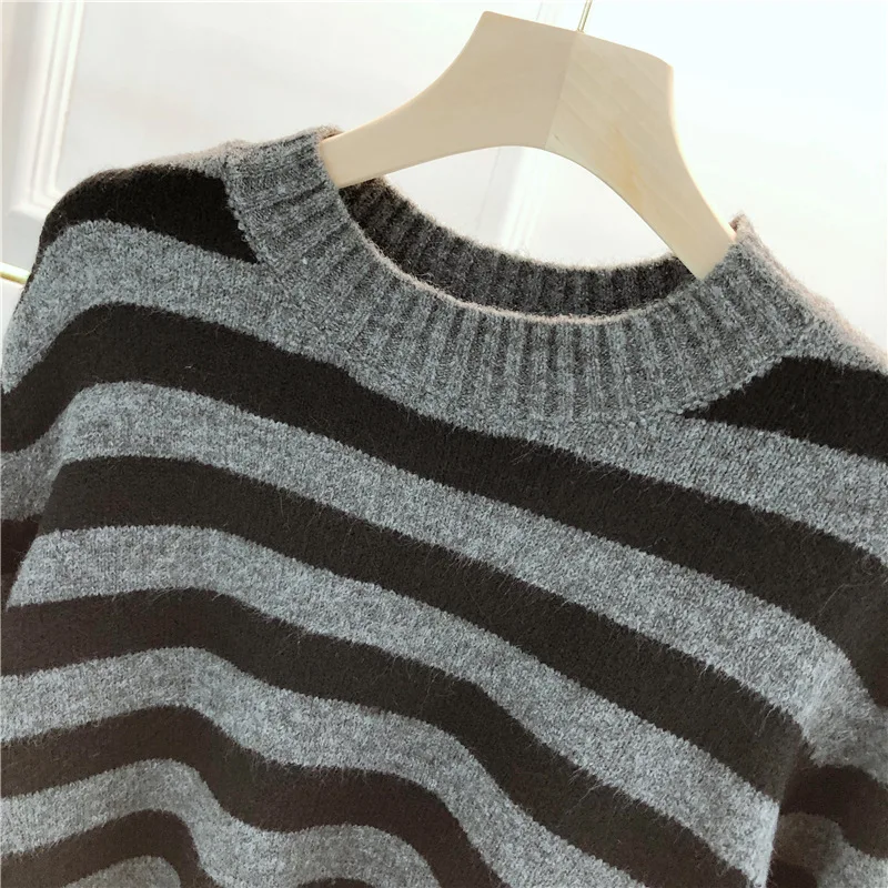 Свитер женский осенне-зимний в полоску с длинным рукавом круглым вырезом 4 цвета -