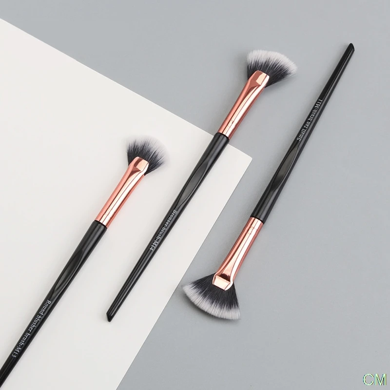 

3pcs Small Fan Makeup Brushes Eye Shadow Brushes Smooth Portable Make up Tools