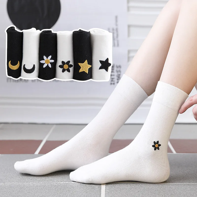 

Stars & Moon Unisex Socks Ins Trend Black White Cotton Street Hip Hop Funny Autumn Winter Medium tube Sockken Female Happy
