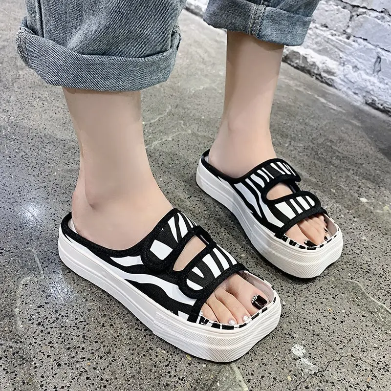 

Summer Women Platform Slippers Leopard Printing Canvas Slippers Outdoor Flat Open Toe Beach Sandals Fashion Casual Flip Flops