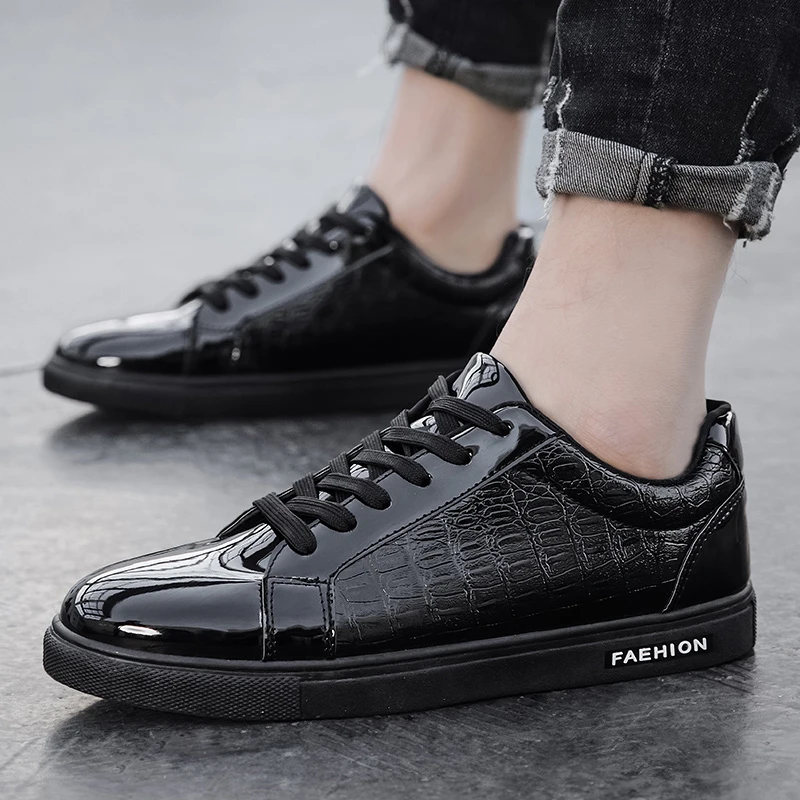 

Fashion 2020 Black Mens Shoes Casual Loafers Shoes Men Leather Breathable Flat Sneaker Shoes Dropshiping Scarpe casual da uomo