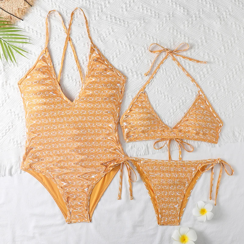 

Bathing Suit Women 2021 V-Neck Yellow Letter Print Swim Swimwear Sets Summer Sexy Bikini Set White &Black Swimsuit