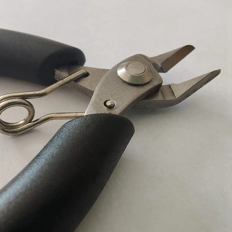 

Flush Side Cutter Pliers for Jewelry Wire with PVC Handle Side Cutting Jewelry Making DIY Tools Equipment
