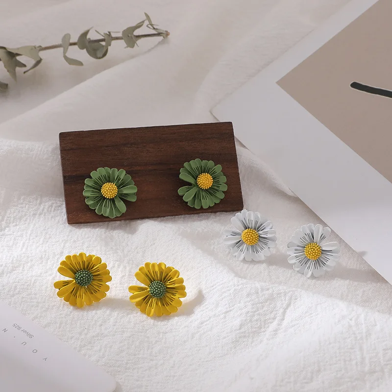 

2021 new fashion retro flower series earrings jewelry, creative lovely woman foe earrings Korea jewelry wholesale party gifts