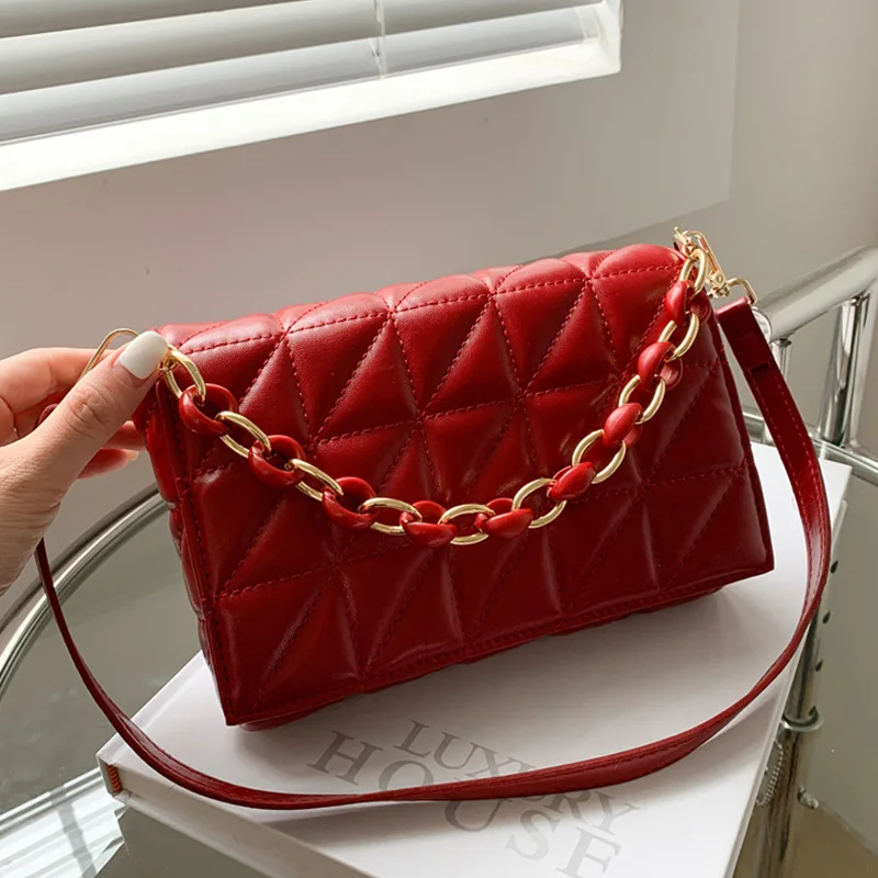 

Новые однотонные сумки на плечо с цепочкой, женская модная кожаная сумка, Высококачественная роскошная сумка для подмышек, простые трендов...
