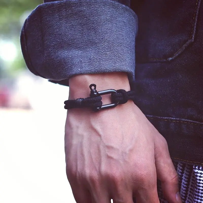 Браслет мужской из нержавеющей стали верёвочная U-образная подвеска красный