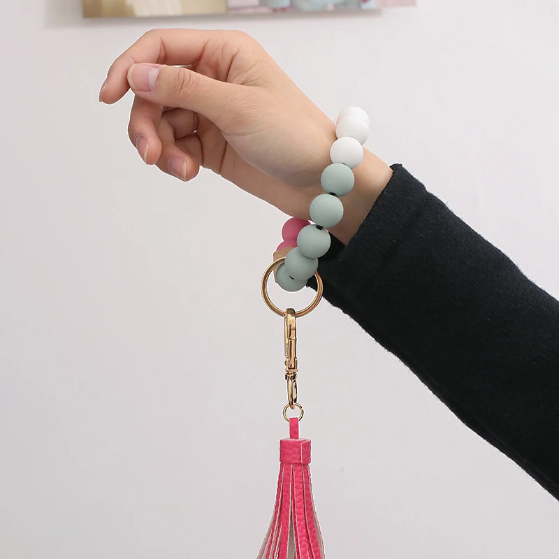 

1pc Silicone Wooden Beaded Circle Bracelet KeyChains For Women Tassel Wristlet Keychain Keyring Fashion Jewelry Accessories