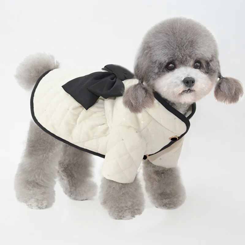 Элегантная куртка с подкладкой для собаки большим черным бантом теплое