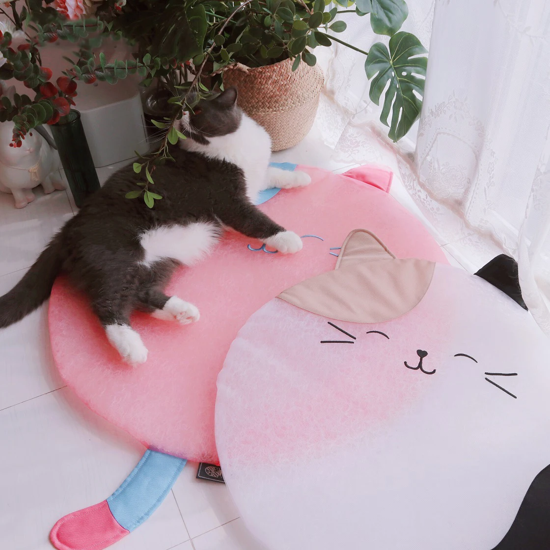 

Air-permeable and Clean Ice Wire Cushion ~Ice Wire Air-permeable, Moisture-proof and Heat-dissipating Pet Cushion cat beds