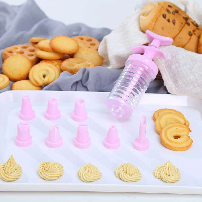 

8pcs/set Pink Cookie Cake Decorative DIY Tools Tips Plastic Cream Gun Pastry Syringe Extruder Kitchen Gadget Pastry Nozzles