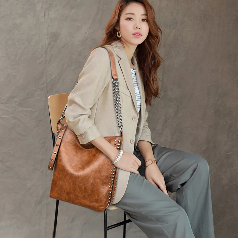 Женская сумка на цепочке с заклепками роскошная женские сумки из мягкой кожи