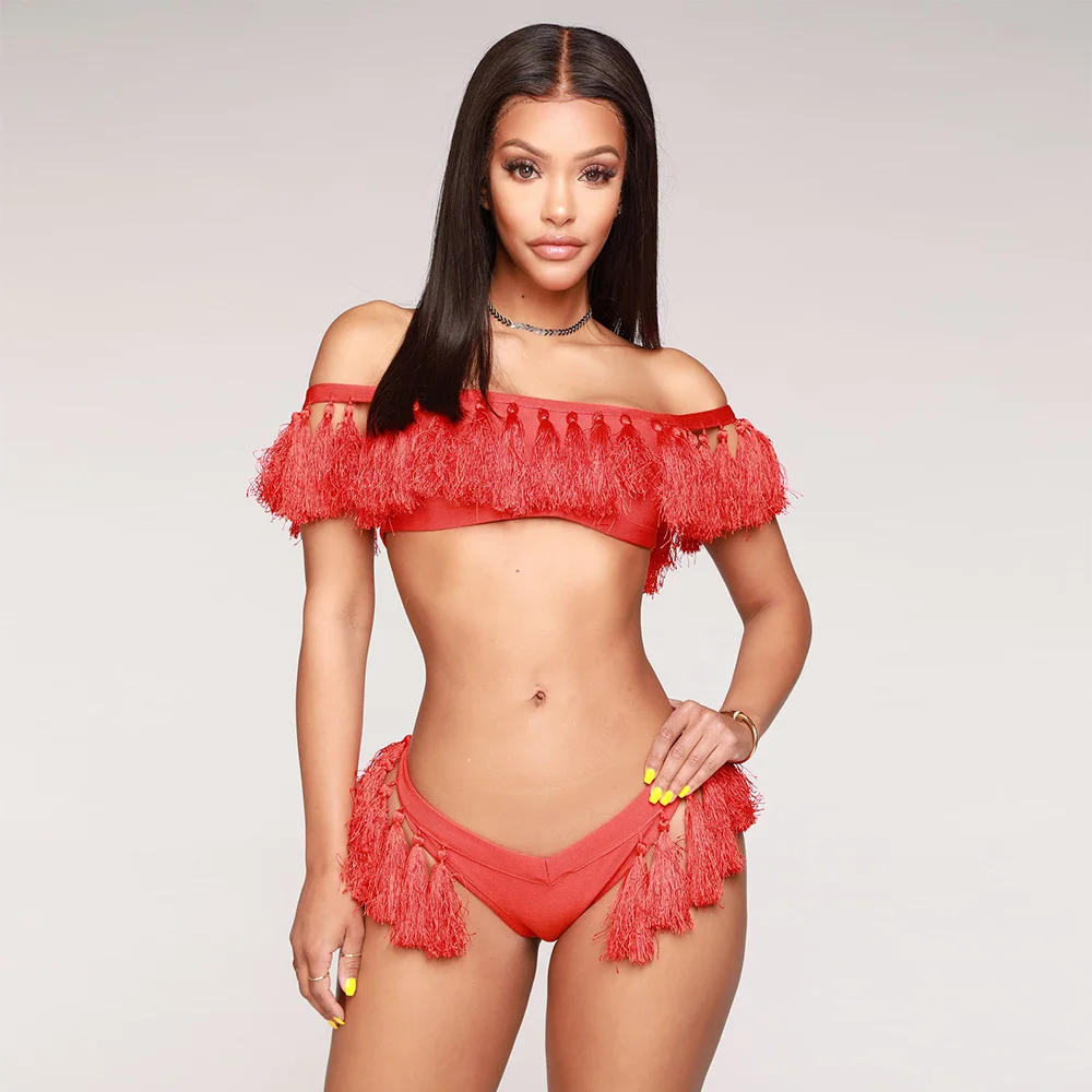 Женский купальный костюм винно красный с открытыми плечами и кисточками пляжная