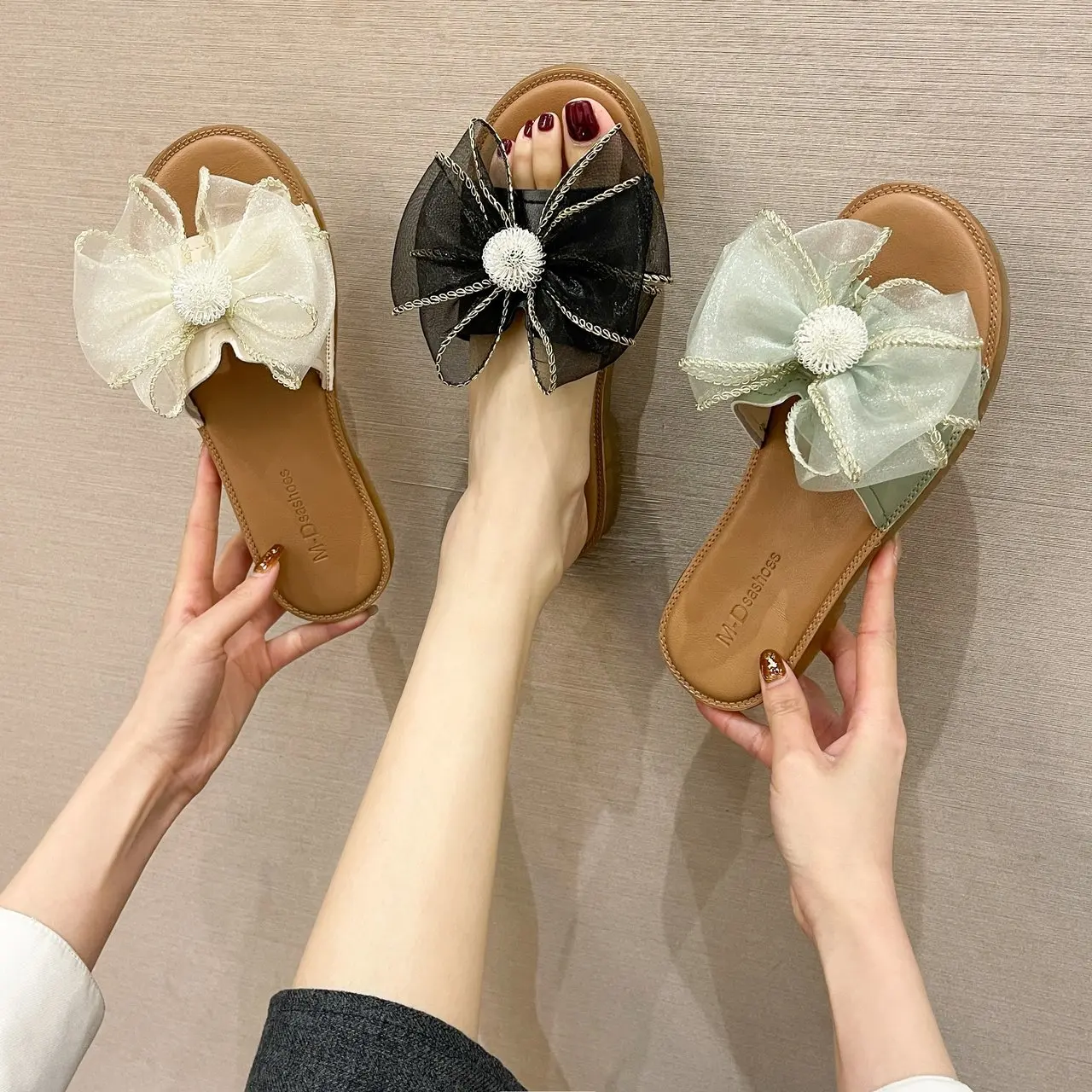 

Shoes Slippers Flat Low Slides Fashion Butterfly-Knot Luxury Soft Rubber Rome Fabric PU Butterfly-knot Basic Shoes Women Slippe