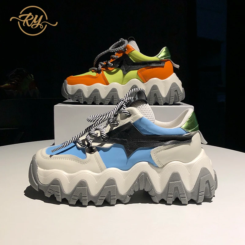 Женские кроссовки на танкетке модные из натуральной кожи в стиле INS повседневная