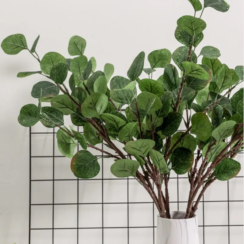 Искусственное пластиковое растение эвкалипта листьями деньги травы дома