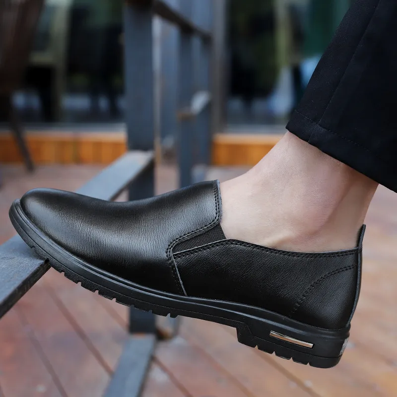 Новинка Мужские повседневные туфли Дышащие лоферы Кроссовки Модные удобные