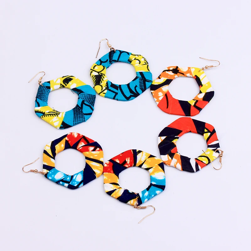 Обтянутыми тканью деревянные серьги в богемном стиле геометрического ромба