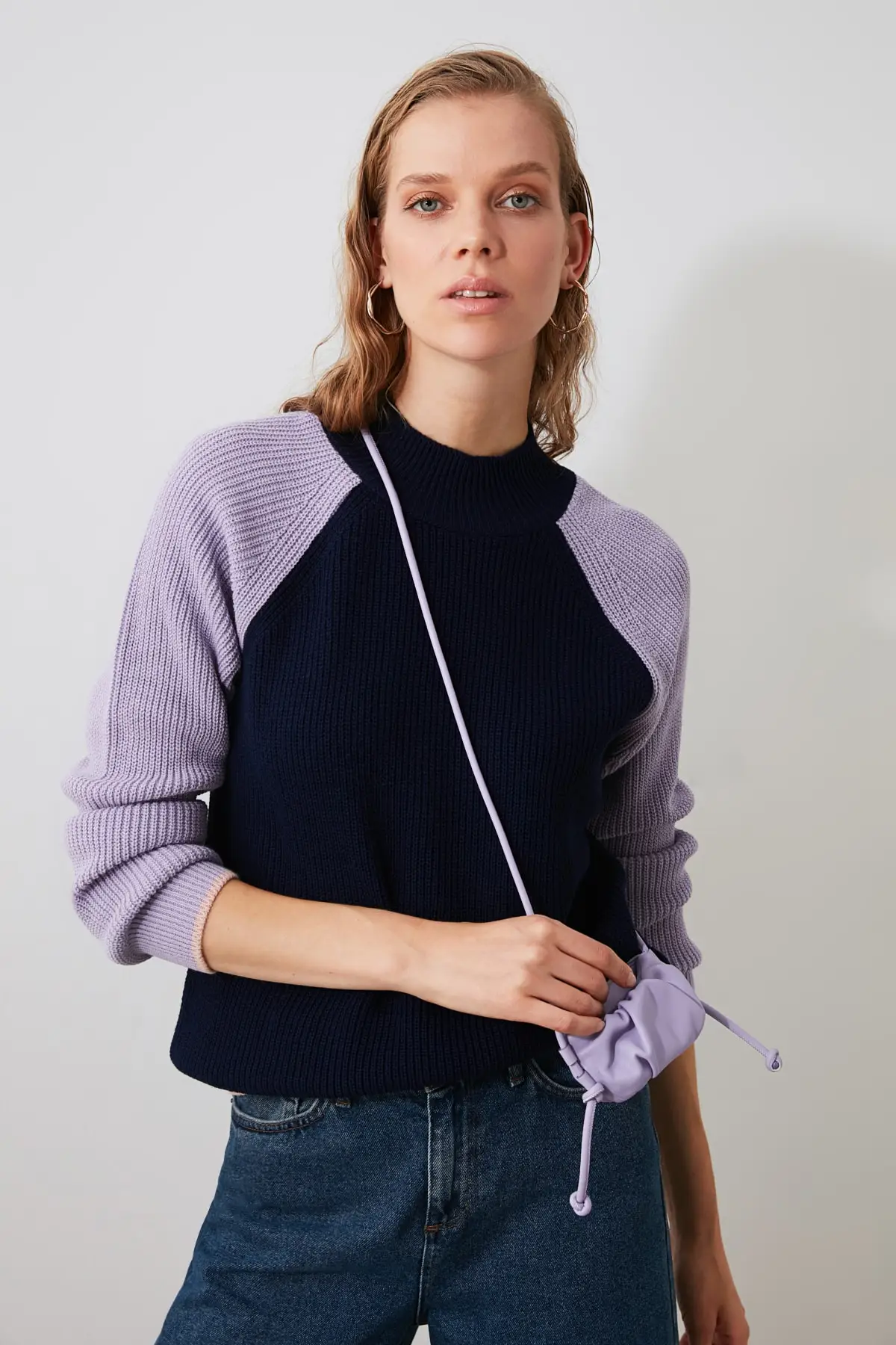 

Trendyol Upright Collar Knitwear Sweater TWOAW21KZ2105