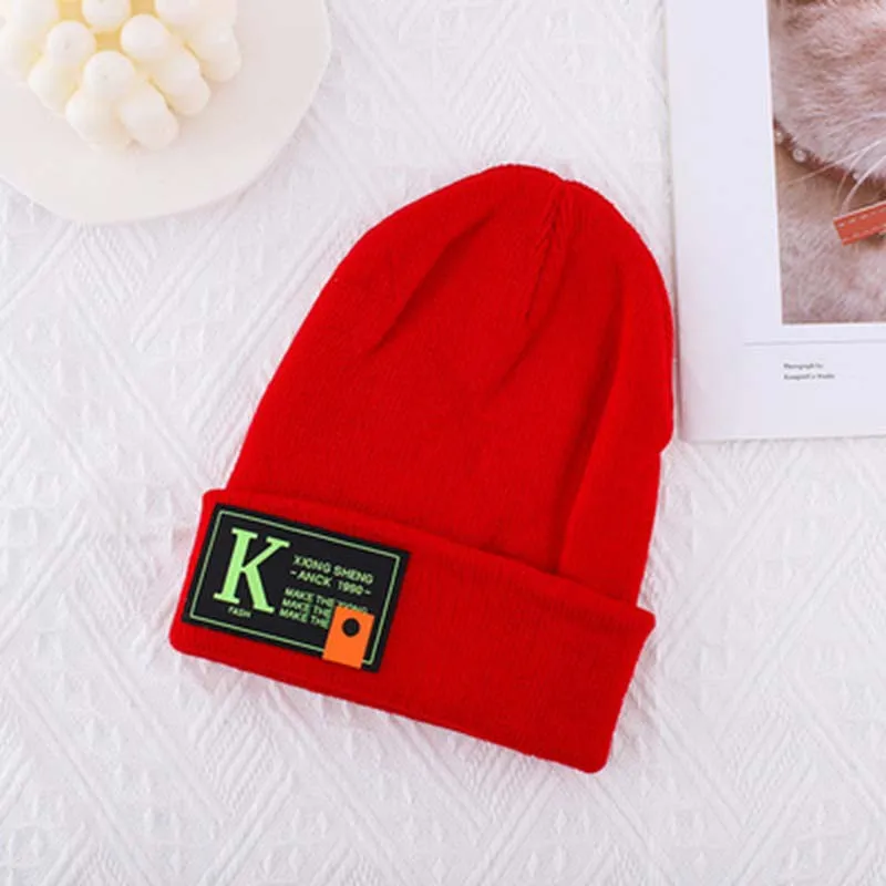 Вязаная шапка ярких цветов в японском стиле женская на осень и зиму теплые