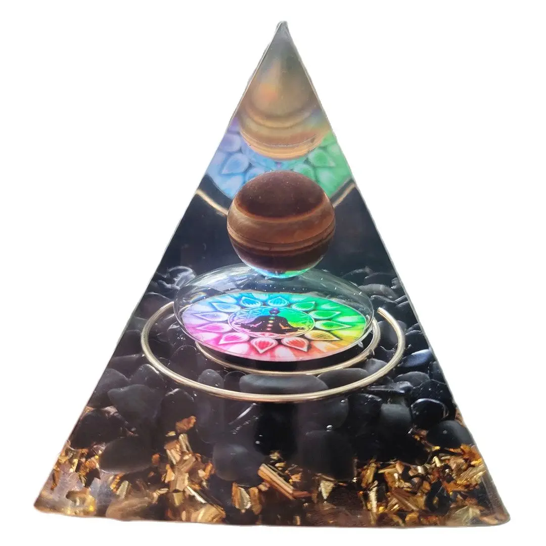 

Пирамида органита 5,5-6 см символизирует счастливую обсидиановую пирамиду, преобразователь энергии для сбора богатства и процветания, декор ...