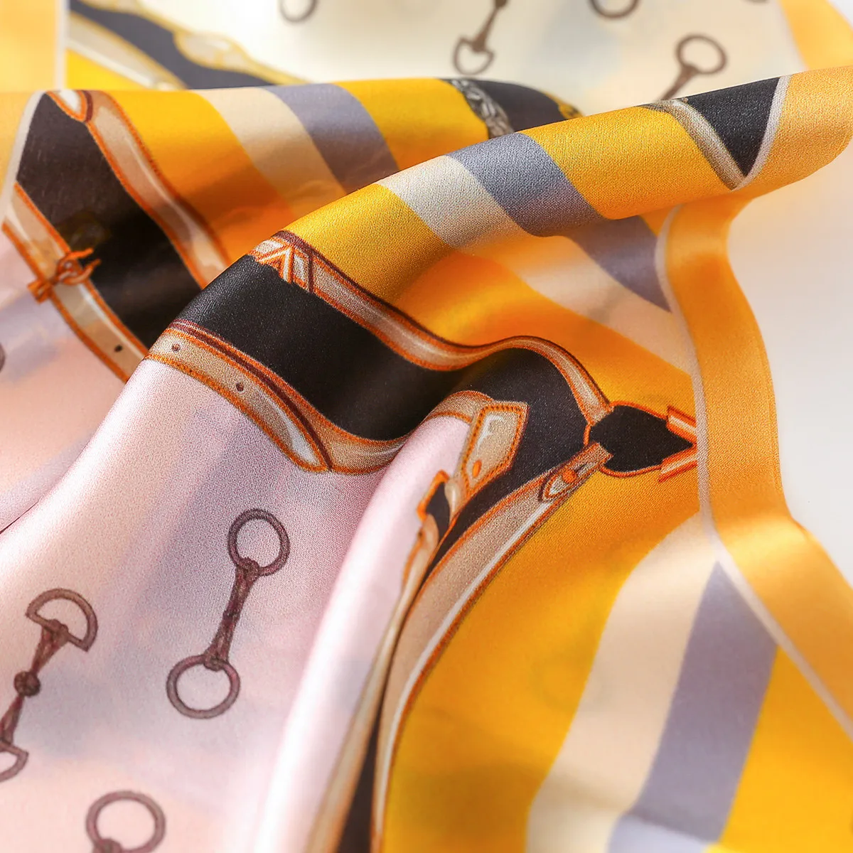 

[PTAH] Temperament Mulberry Silk Scarf Women Lightweight Small Square Neckerchief Breathable Printed Scarf High Quality 150*50cm