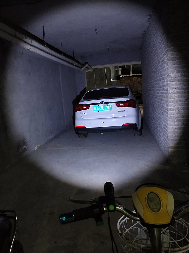 

Utra Bright Led Flashlight T6 L2 Torch Aluminum 5 Modes Zoom Waterproof Bicycle lamp Outdoor Camping Fishing Use 18650 battery