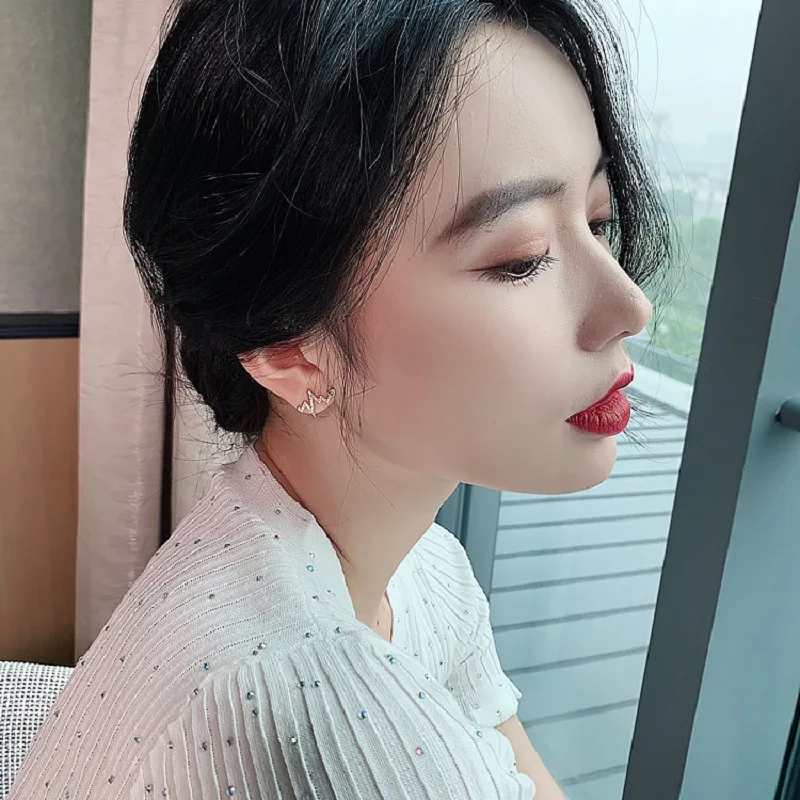 

2021 Simple Fashion Crystal Lightning Stud Earrings Women Exquisite Student Girlfriend Jewelry Accessories