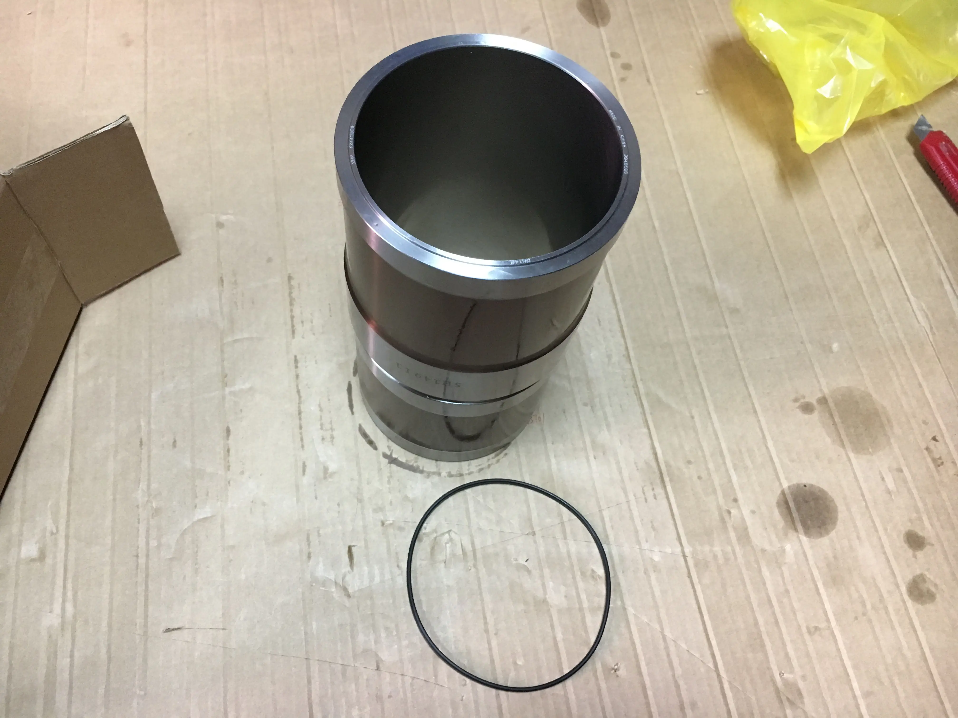 

Ready to ship best quality and brand new diesel cylinder liner 3907792