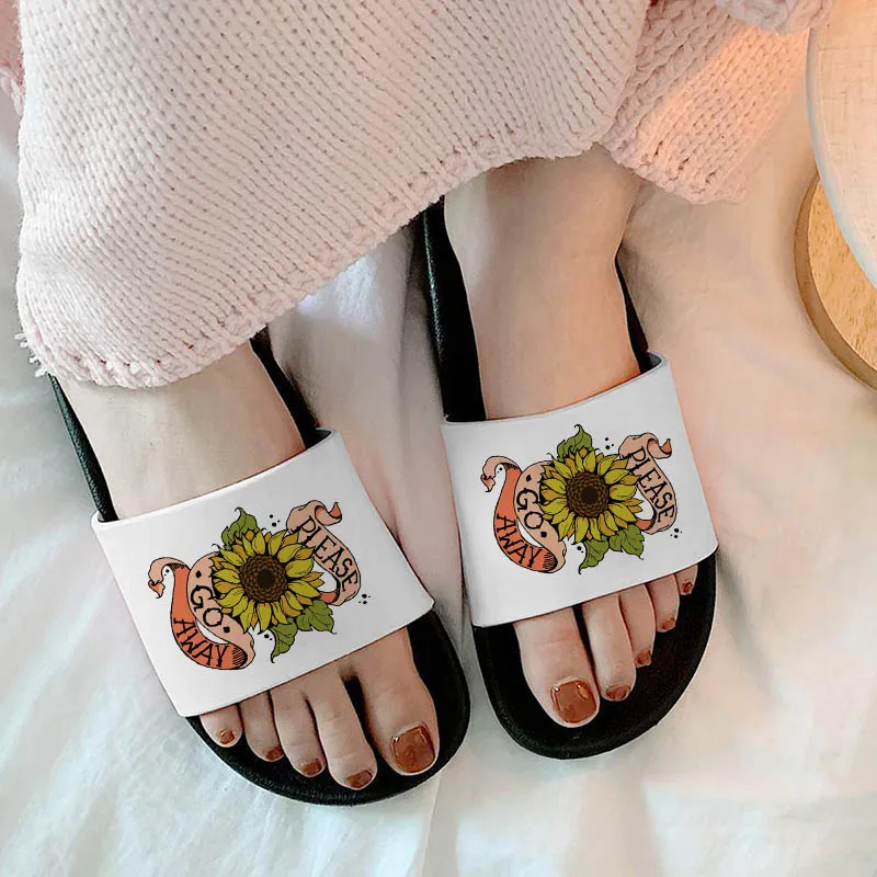 

Bathroom Flip Flops Beach Sandals Women Shoes Summer Slippers Ladies Funny Cartoon Slippers Non-slip Home Indoors Slippers