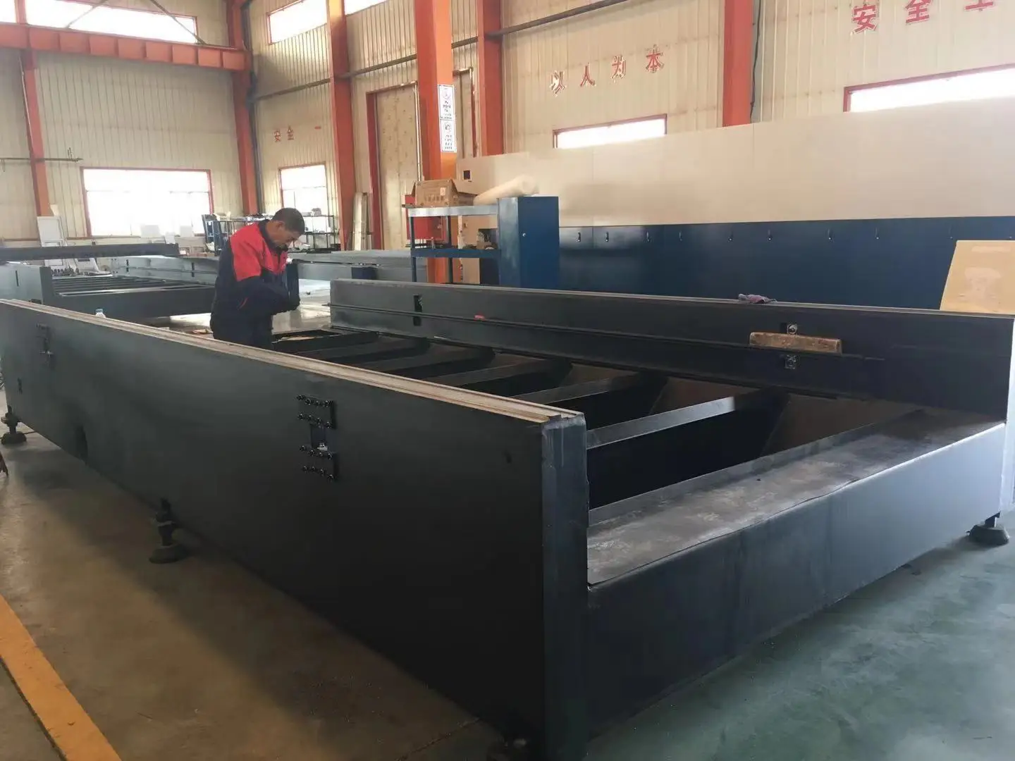Модель корпуса для лазерной резки листового металла CNC 500 Вт 1000 Вт 2000wFiber станок для лазерной резки тела