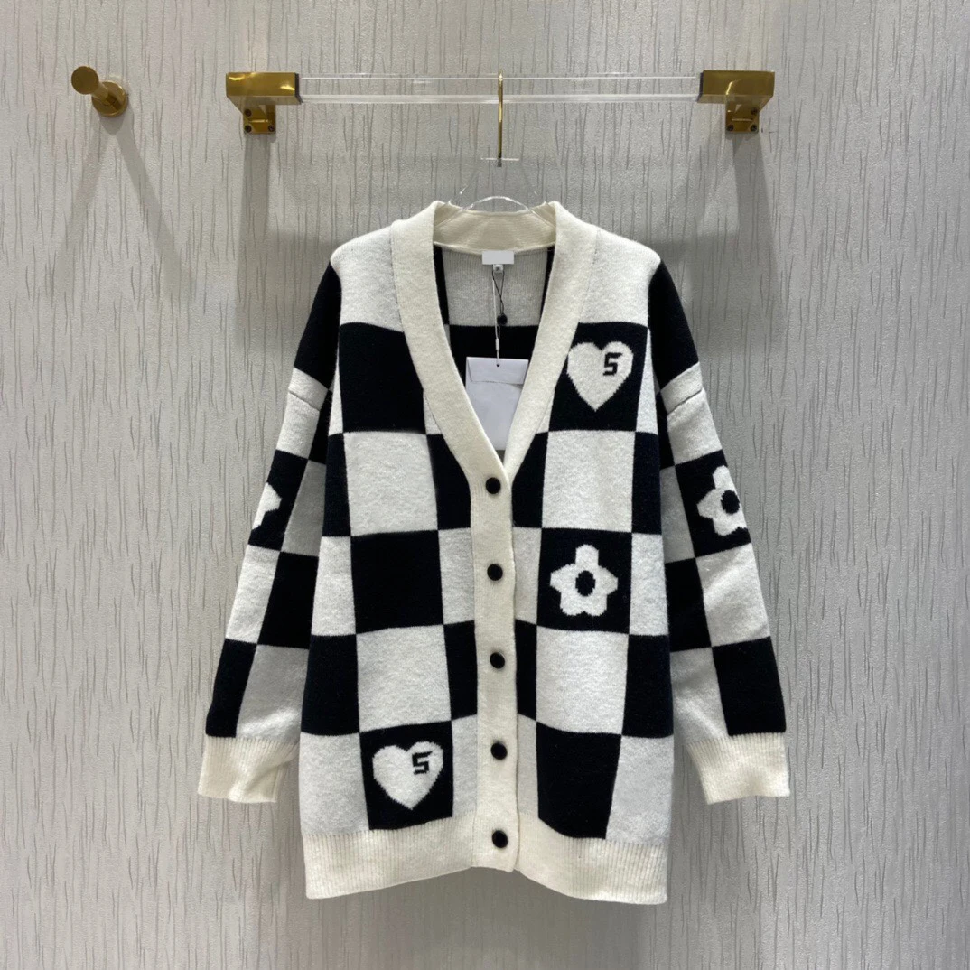 

2021 luxury design black and white plaid pattern long sleeve single breasted cardigan temperament loose cashmere knitted coat