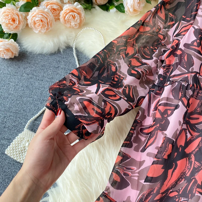 

Retro ethnic holiday dress women 2021 spring summer new long-sleeved Korean loose chiffon floral long dress sunscreen shirt s637
