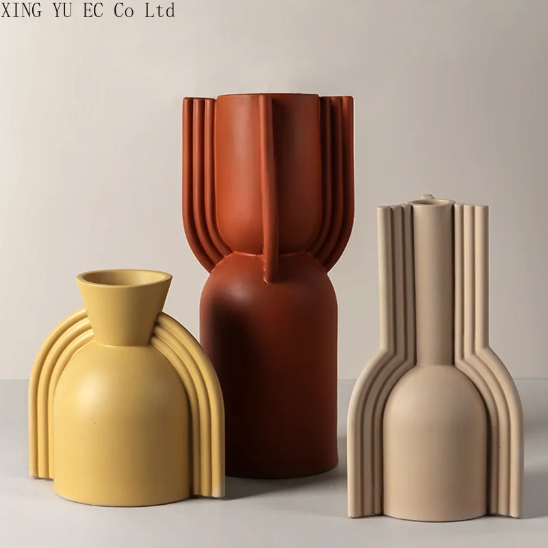 

Скандинавская креативная керамическая ваза, простое украшение для дома, художественные геометрические аксессуары для гостиной с засушенн...