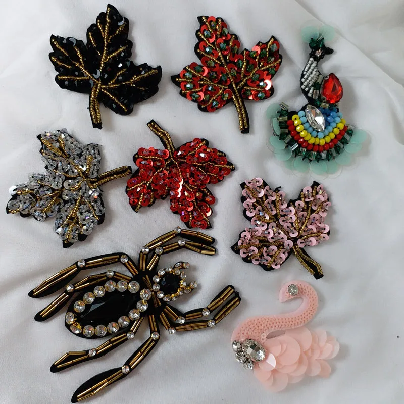 Вышивка с изображением листьев животных рукоделие вышивка своими руками патчи