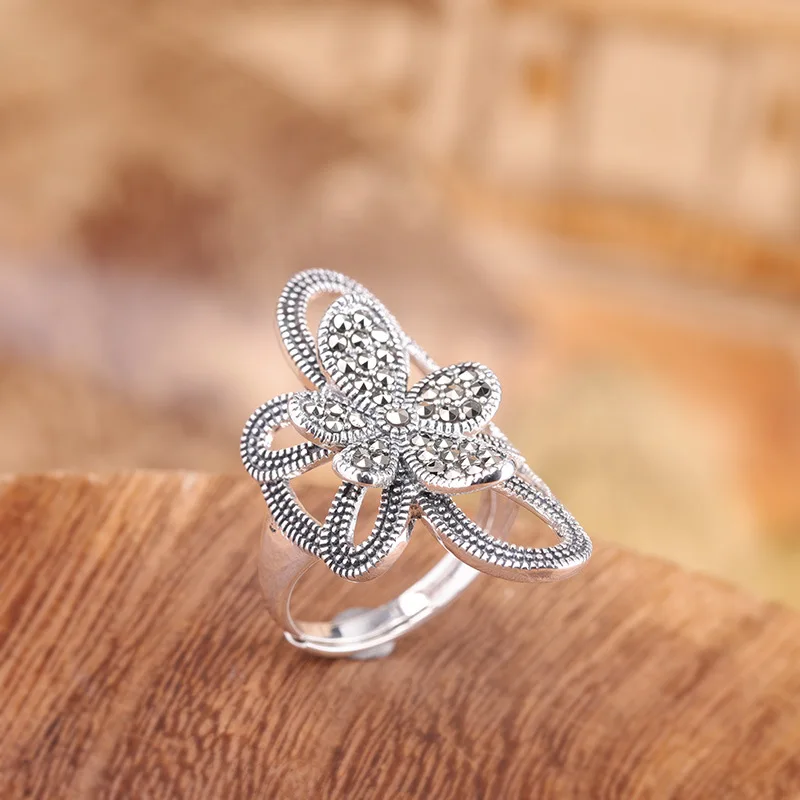 

Кольцо женское из серебра 925 пробы, с марказитами