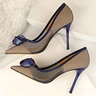 Элегантные женские туфли-лодочки с розами; Цвет красный, черный, розовый; Модельные туфли на тонком каблуке; Пикантные женские свадебные туфли на высоком каблуке с сеткой; Острый носок; 2022