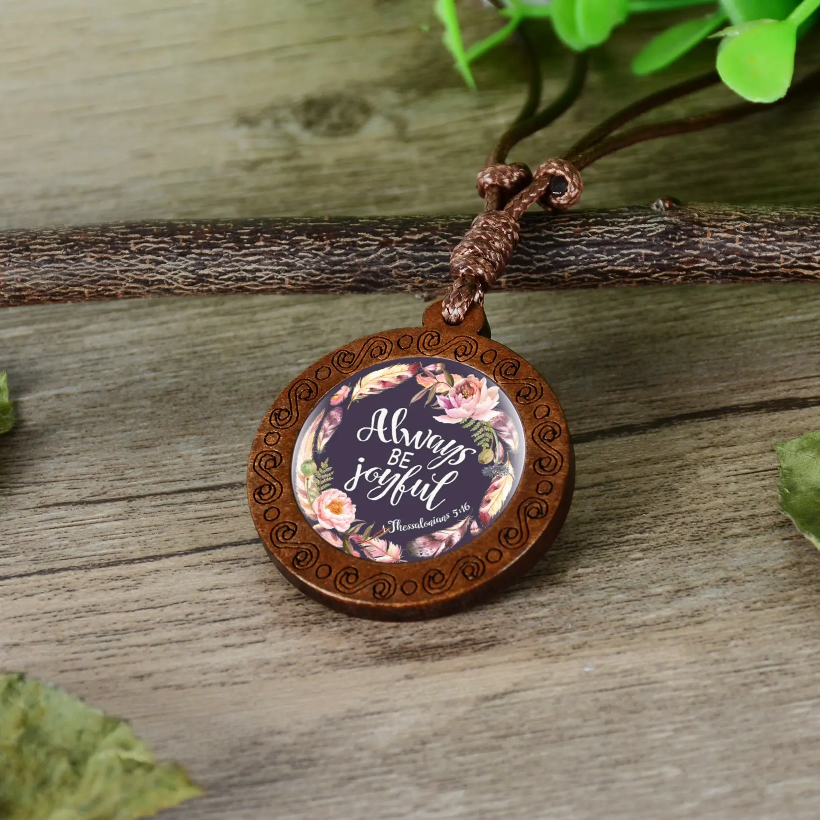 Ожерелье с кабошонами из дерева и стекла в молитвенном стихе 3:5 вдохновляющие