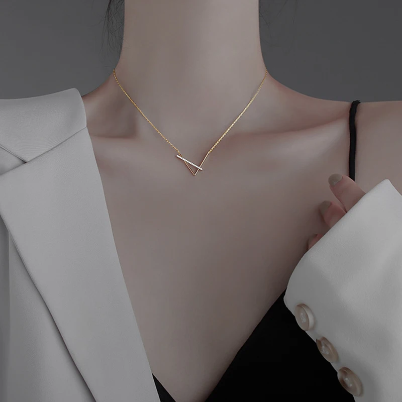 

New Hot Sale 925 Sterling Silver Necklace Exquisite V-Shaped Pendant Shiny Zircon Choker Party Gift For Girls Fashion Jewelry