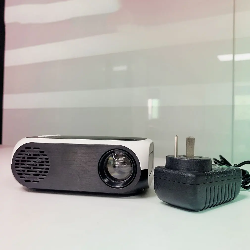 

Mini LED Portable Movies Projector 320*240 Distribution Rate Interfaces for Home Theater Entertainment